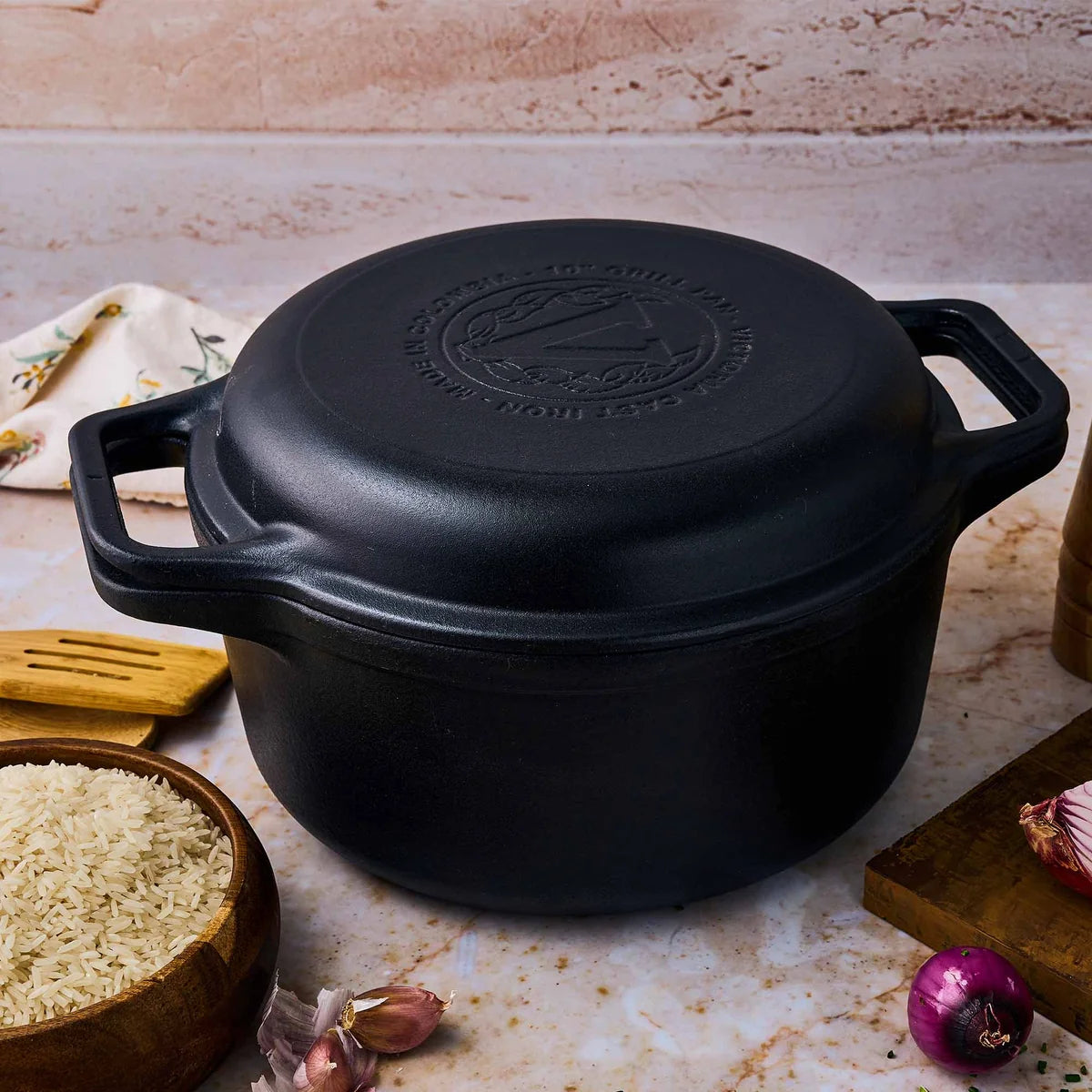Victoria Cast Iron Casserole with Lid 5.7L