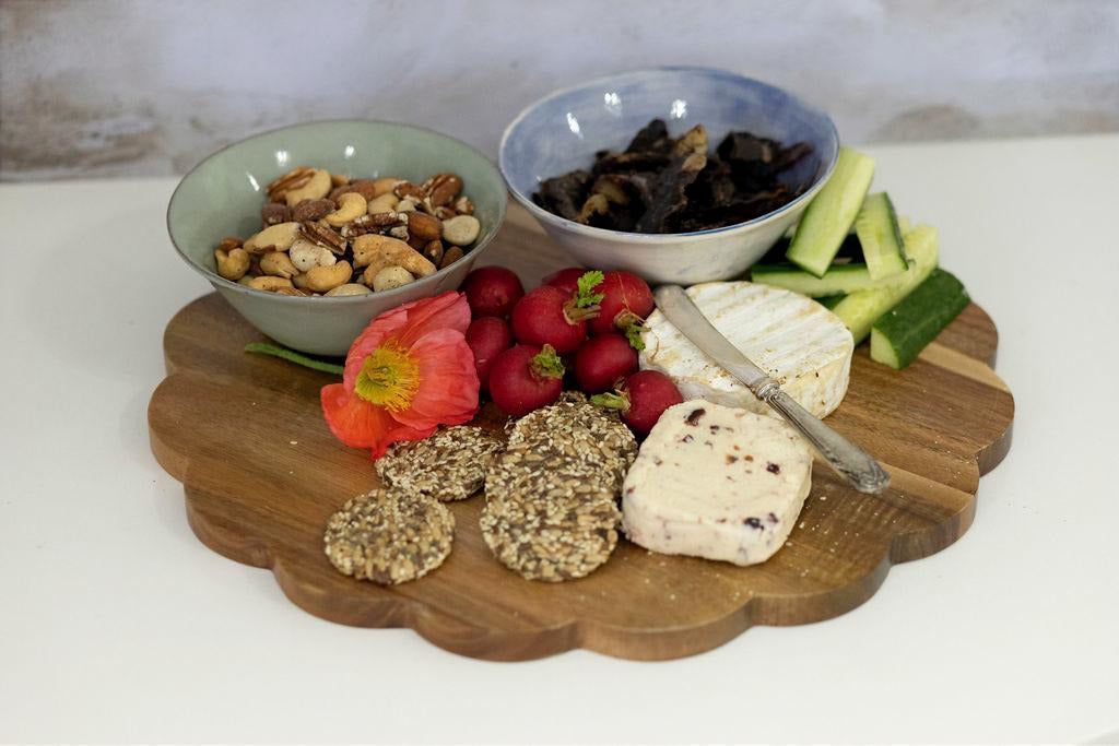 Wooden Round Board Scalloped Edge 36.5x1.5cm