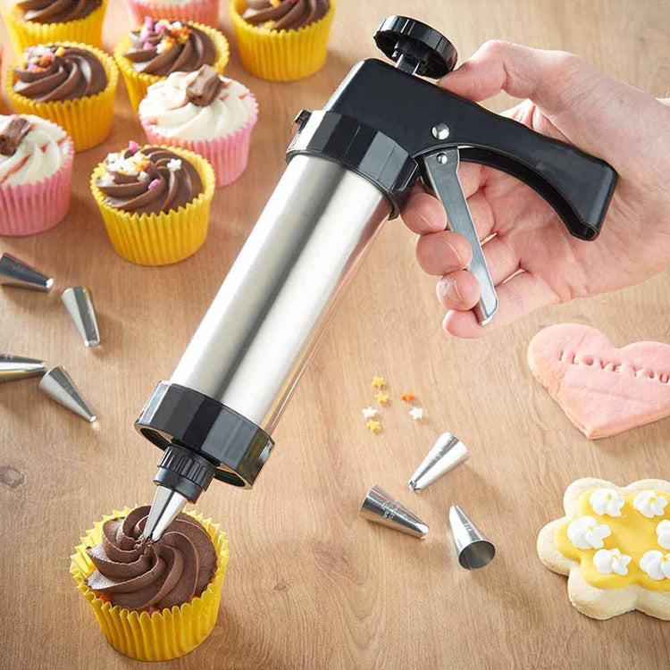 CAKE DECORATING TOOLS & NOZZLES