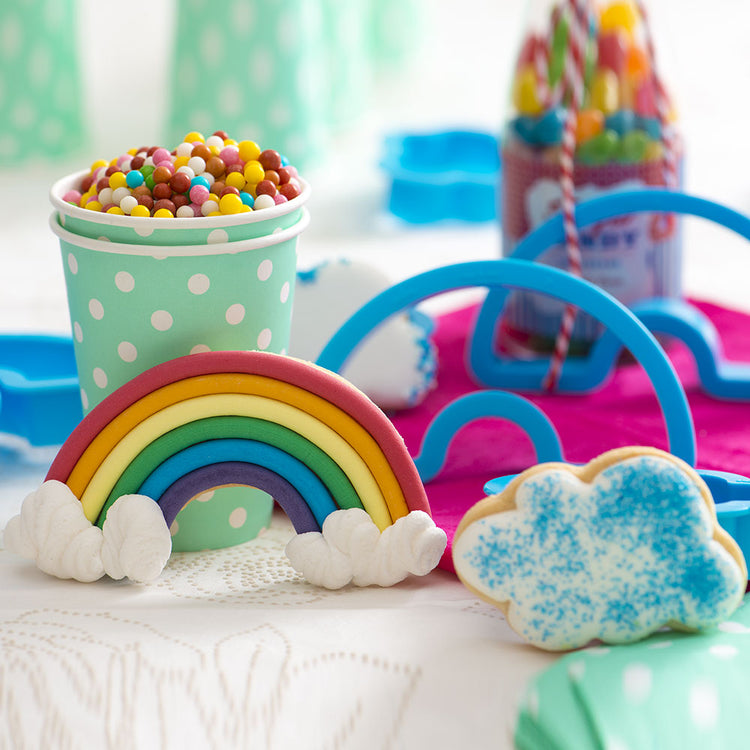 COOKIE CUTTERS & PRESSES