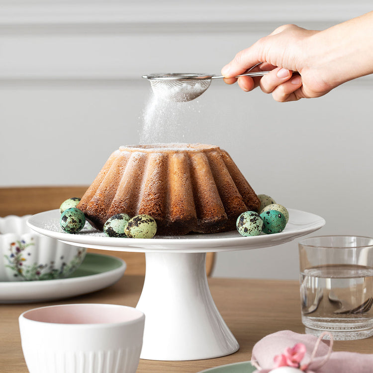 CAKE PLATES & STANDS