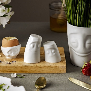SALT & PEPPER