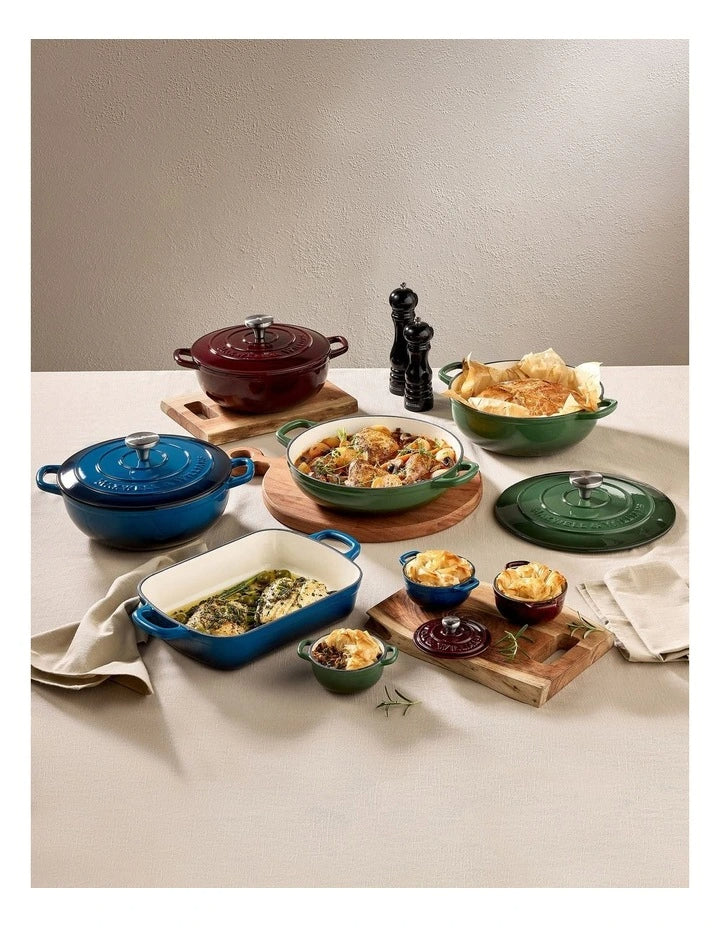 Maxwell Williams Round Casserole Green 28cm