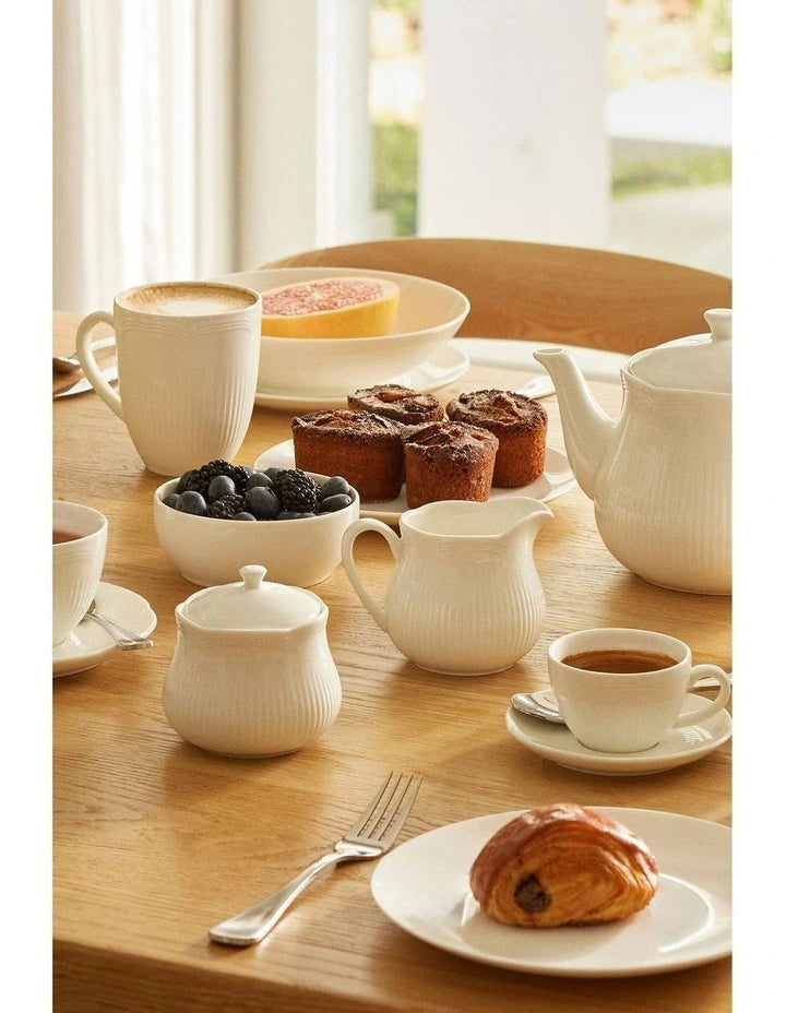 Maxwell Williams Rococo Teapot 570ml