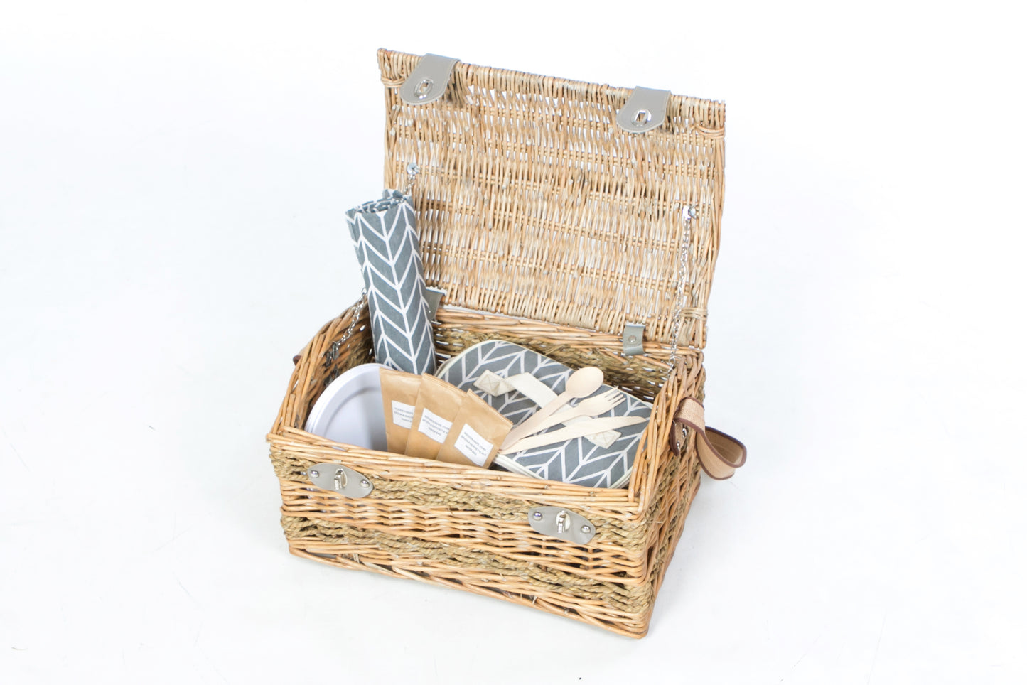 Picnic Basket Classic with Wooden Cutlery