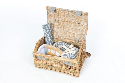Picnic Basket Classic with Wooden Cutlery