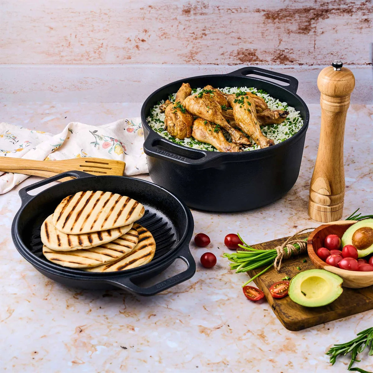 Victoria Cast Iron Casserole with Lid 5.7L