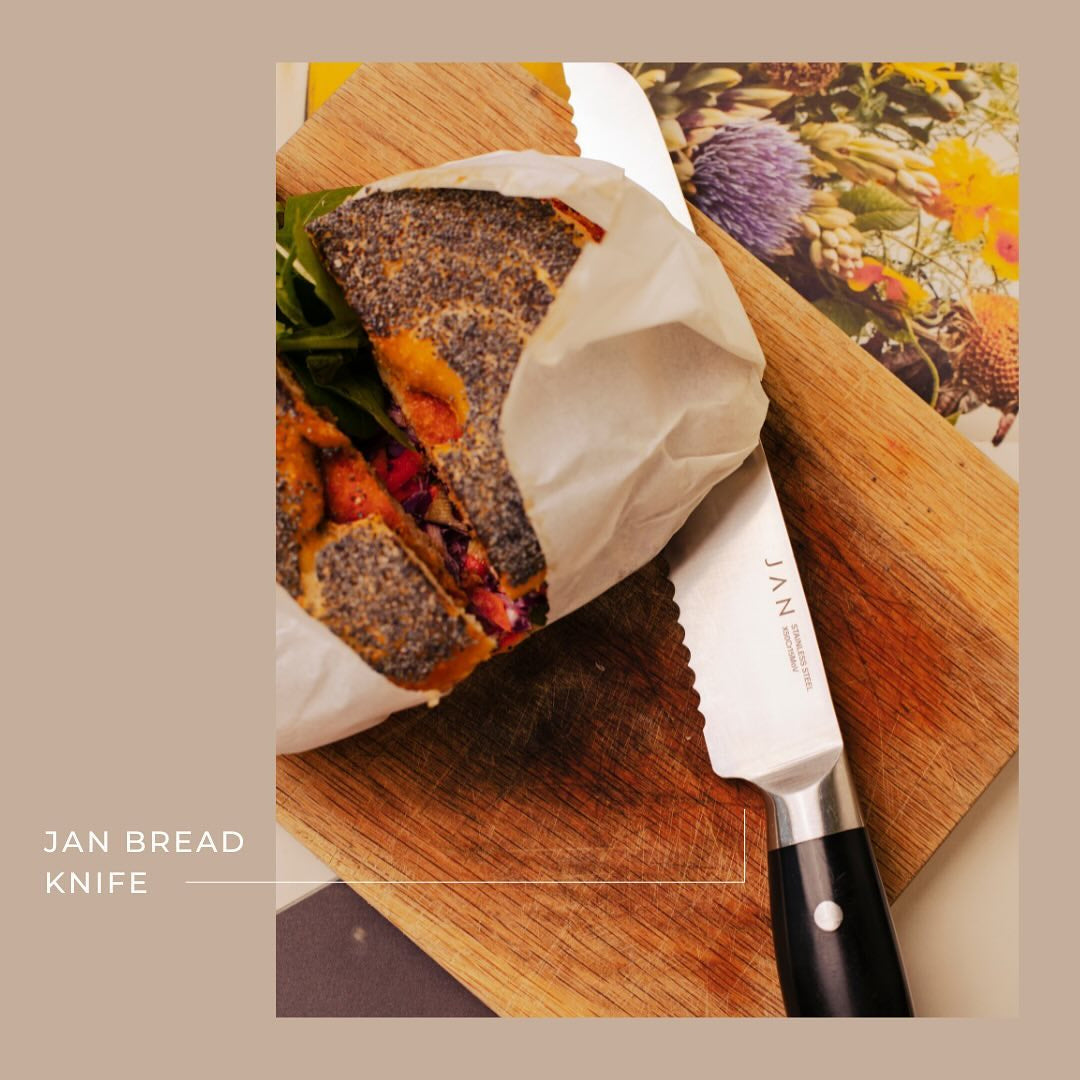 Jan Hendrik Bread Knife in Magnetic Box