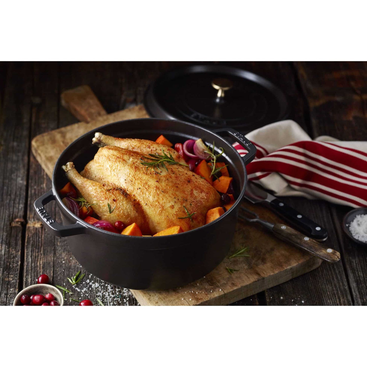 Staub Round Cast Iron 26cm Black