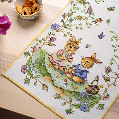 Spring Fantasy Gobelin Runner Picnic